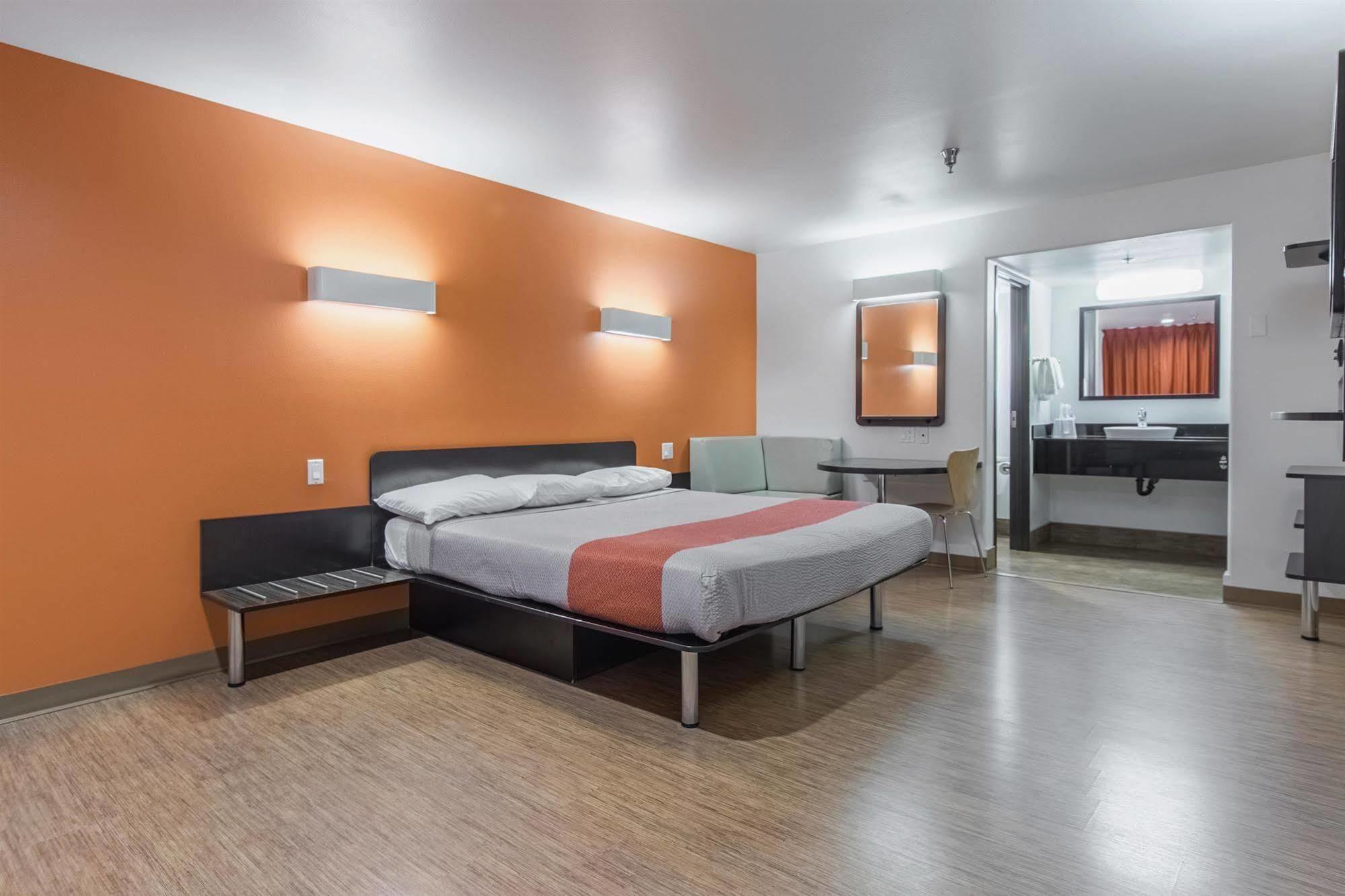 Motel 6 فيكتورفيل المظهر الخارجي الصورة