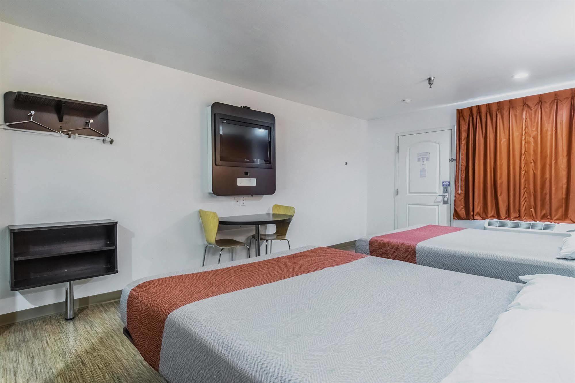 Motel 6 فيكتورفيل المظهر الخارجي الصورة